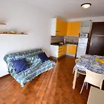 Apartament Bright And Spacious Vacation Near The