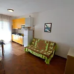 Apartament Bright And Spacious Vacation Near The