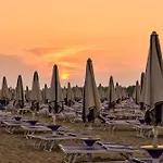 Apartament Bright And Spacious Vacation Near The