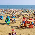 Bright And Spacious Vacation Near The Daire *