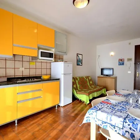 Bright And Spacious Vacation Near The Apartment Bibione
