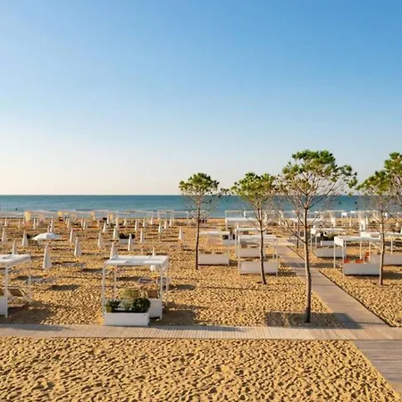 Bright And Spacious Vacation Near The *