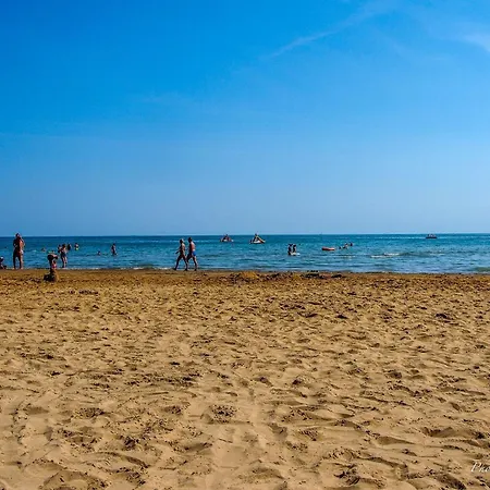 Bright And Spacious Vacation Near The Apartment