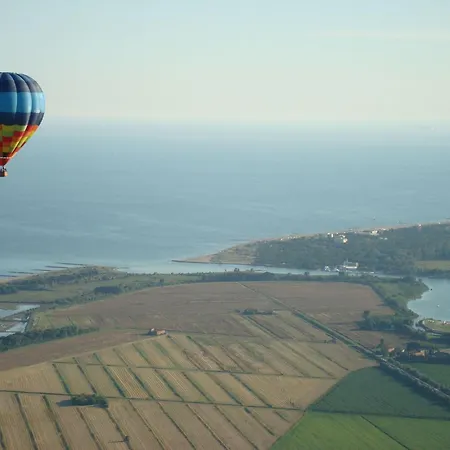Bright And Spacious Vacation Near The *