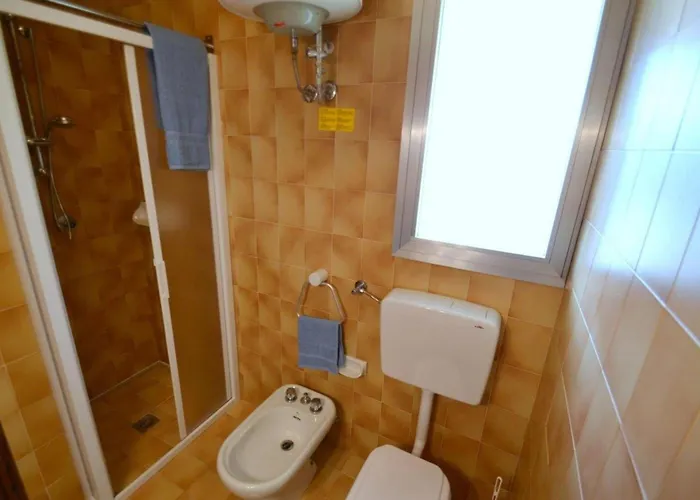 Bright And Spacious Vacation Near The