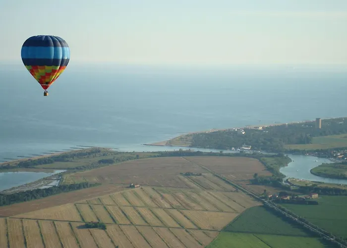 Bright And Spacious Vacation Near The *